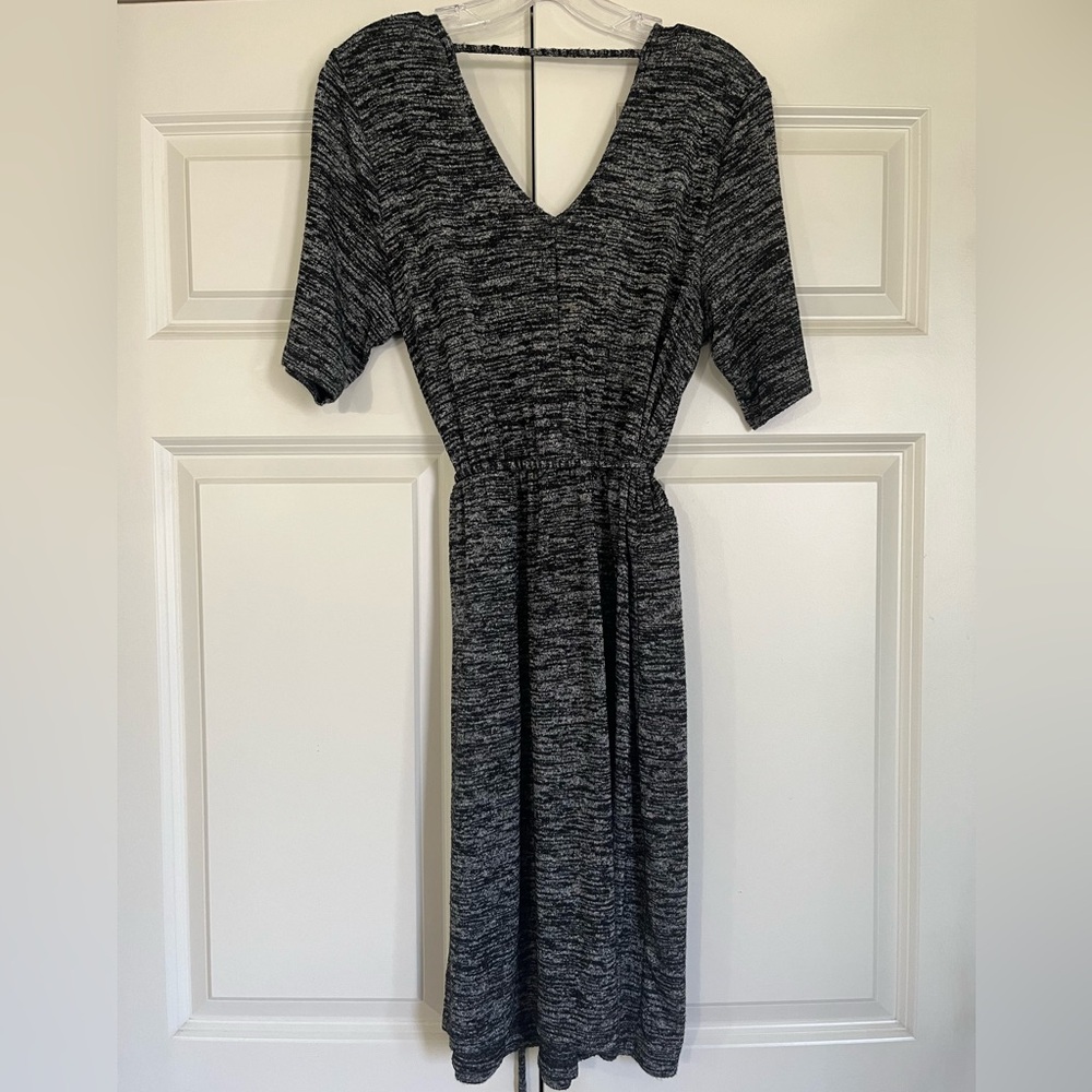 APT 9 V Neck Knit Dress Size Medium